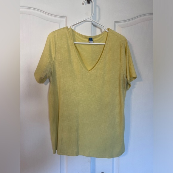 Old Navy Luxe Tee - Picture 1 of 3